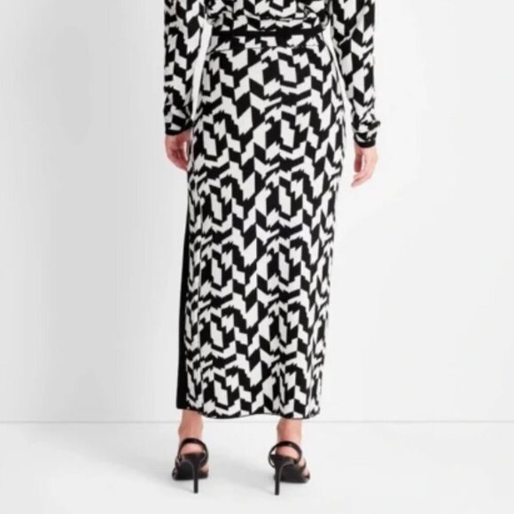 NWT High-Rise Slit Knit Midi Skirt - Future Collective 4X - Picture 3 of 7